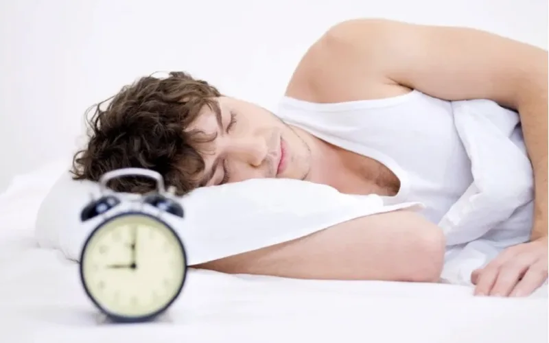 ngủ đủ giấc giúp hạn chế bệnh dạ dày Vì sao bệnh dạ dày thường tái phát theo mùa?