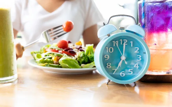 Ăn kiêng gián đoạn (intermittent fasting) có hại cho người đau dạ dày không?