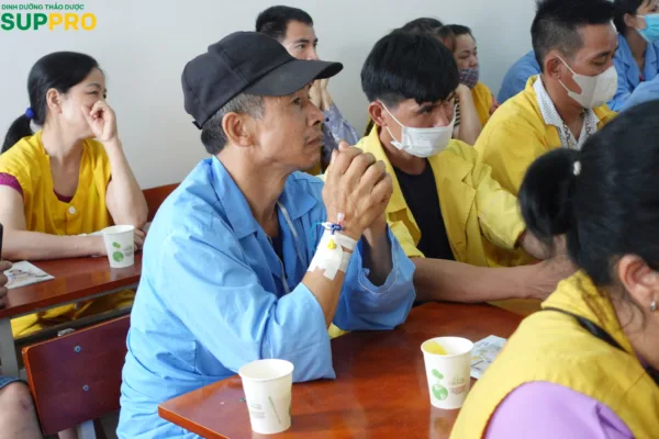 Người nhà tham gia sự kiện chăm sóc sức khỏe chủ động