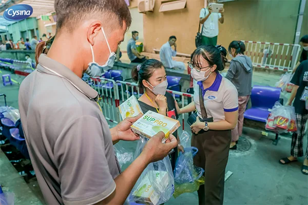 CYSINA trao tặng 260 suất quà tới bệnh nhân tại viện Huyết học - Truyền máu Trung Ương
